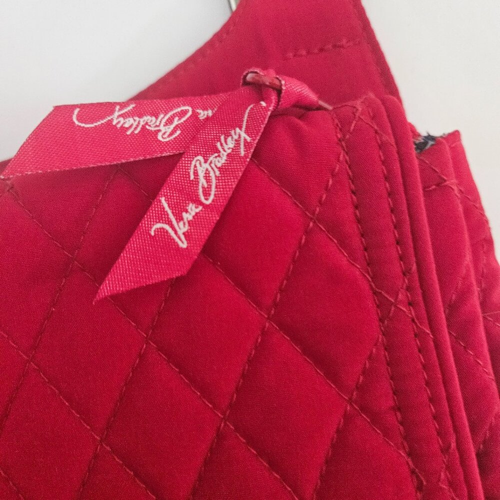 NWT Vera Bradley Mailbag Crossbody in the Tango Red Retired Pattern - Picture 4 of 16